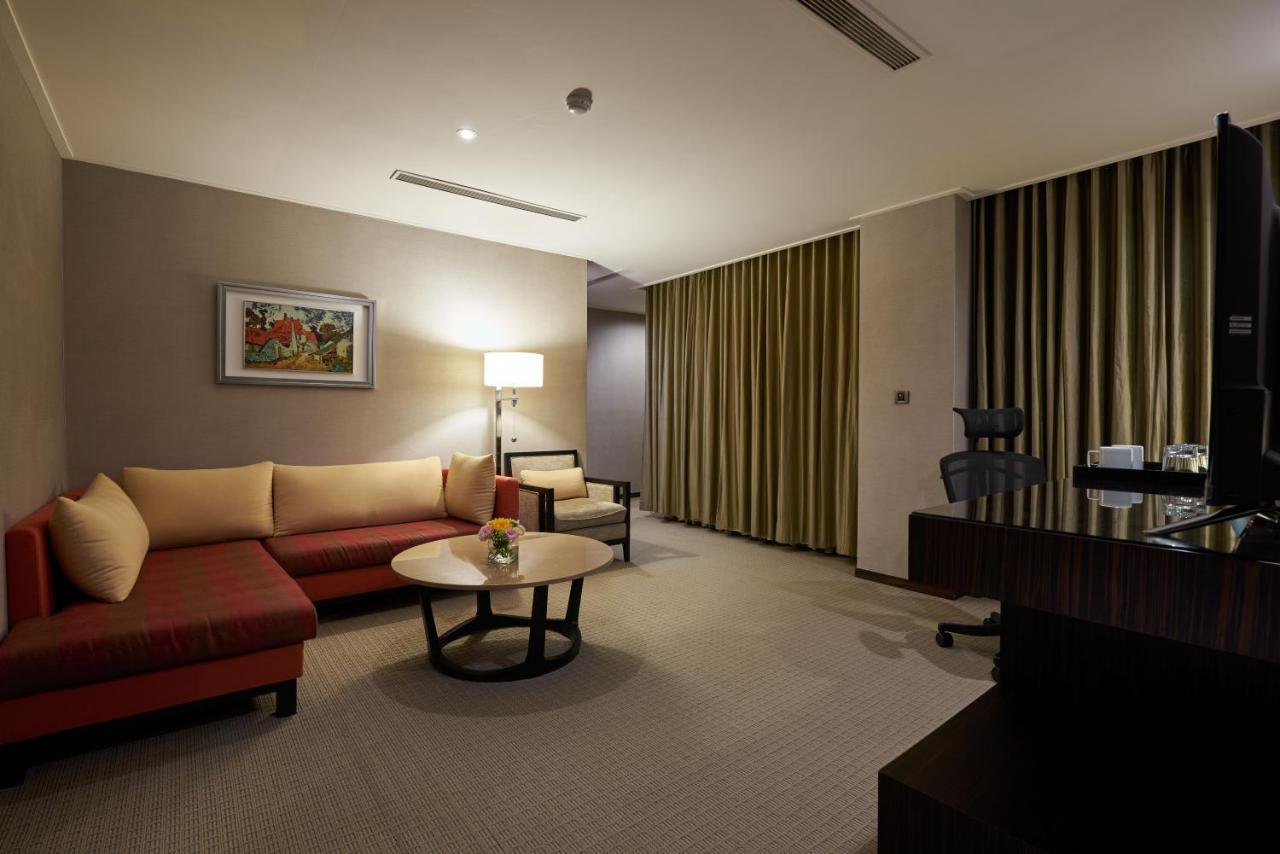 סינצ'ו סיטי Sol Hotel מראה חיצוני תמונה