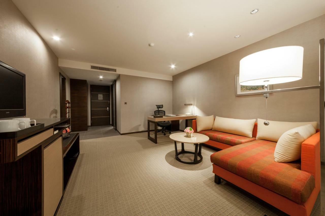 סינצ'ו סיטי Sol Hotel מראה חיצוני תמונה